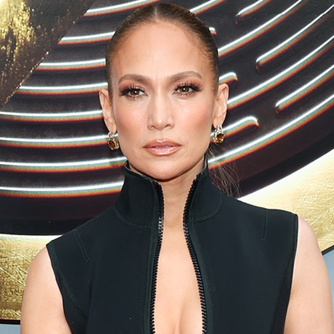 Jennifer Lopez Stuns in Wetsuit-Inspired Gown at Flash Premiere Jennifer Lopez Stuns in Wetsuit-Inspired Gown at Flash Premiere